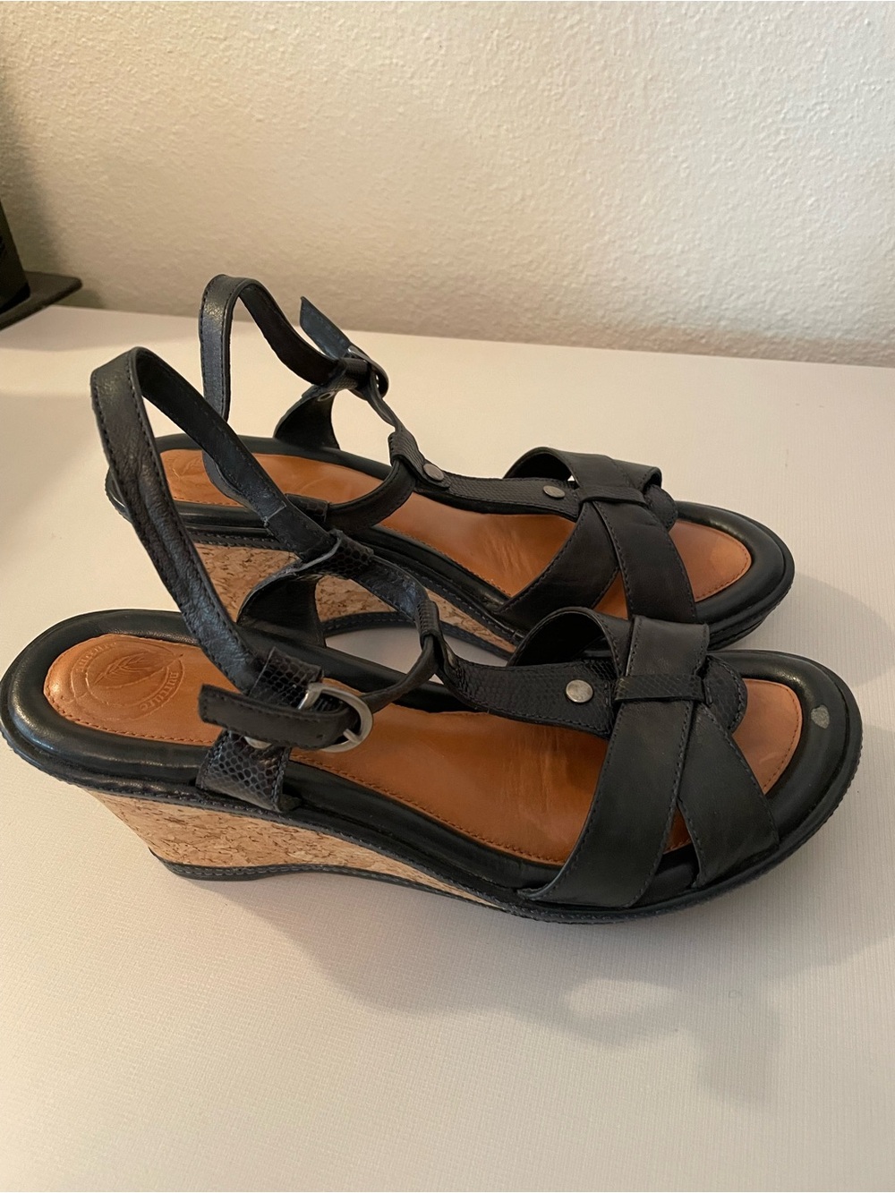 Nurture Leather Wedge Sandals Size 7.5 - Picture 8 of 9